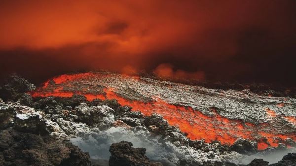 Магма, которая находится глубоко под поверхностью, спровоцировала подъем Йеллоустонского вулкана
